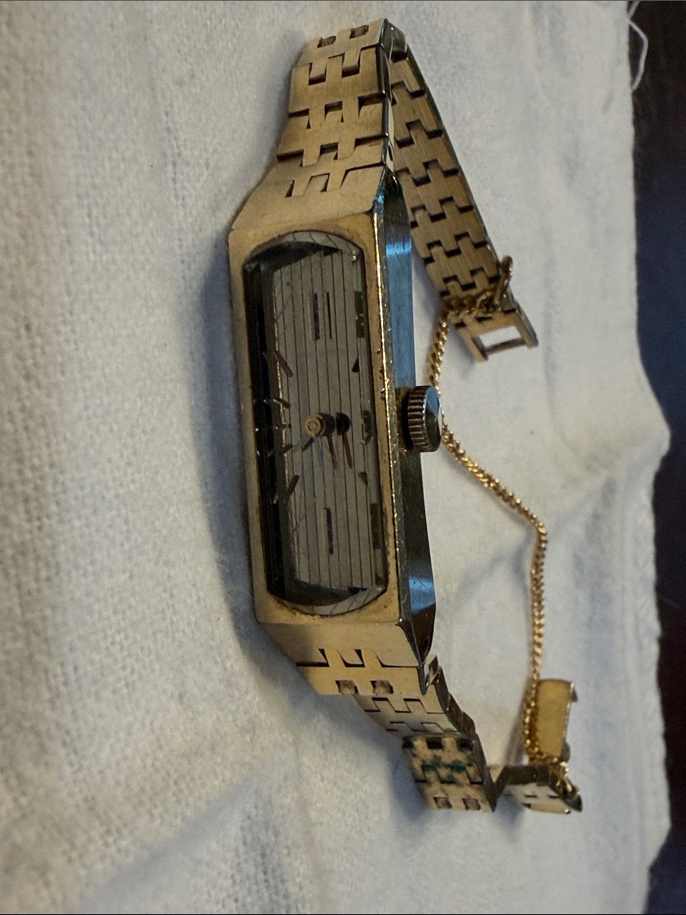 Women’s Vintage 1979 Seiko Gold plated mechanical watch with faceted glass